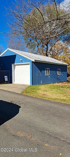 4th image of 22 Edwards Road