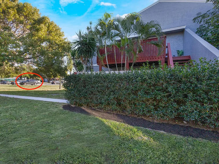 7 Crossings Cir #H — Photo 39