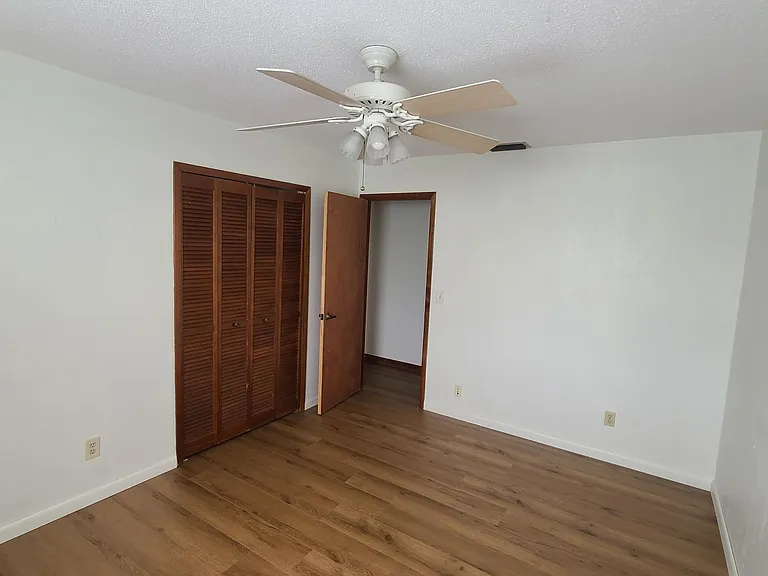 1646 W Paradise Ln — Photo 25