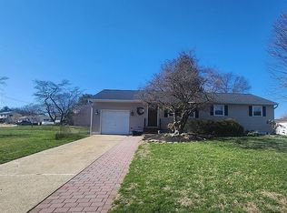 4 Running Brook Rd, Ewing, NJ 08638