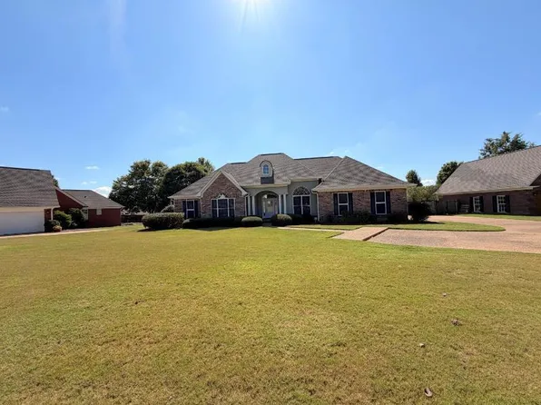 915 Shumard Oaks Blvd, Saltillo, MS 38866