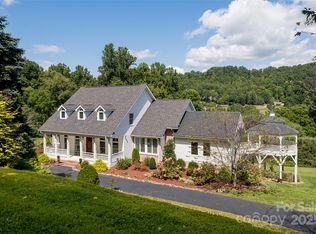 208 Parrish Farm Rd, Waynesville, NC 28786