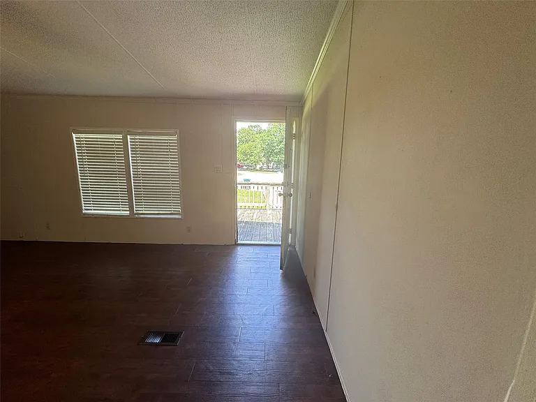 16415 Tamra Ct — Photo 41