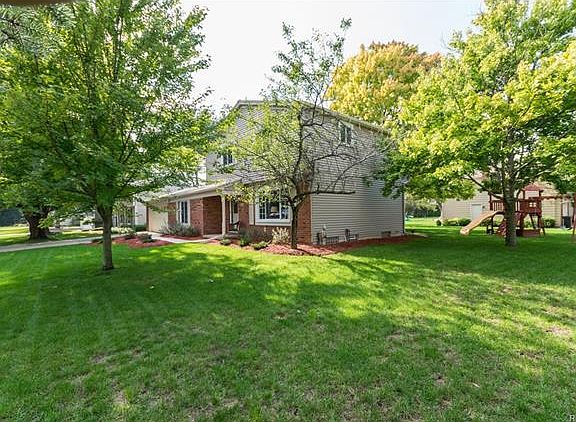 3rd image of 2860 Armstrong Dr