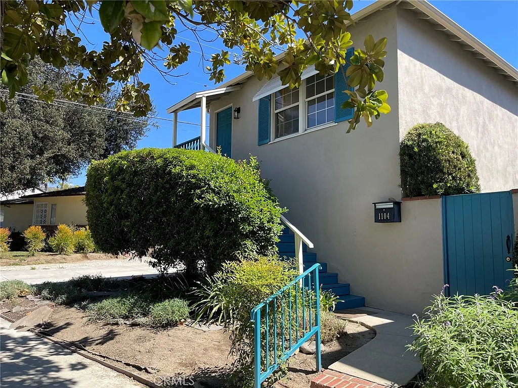 Studio, 600 sqft, $1,950 — Photo 2