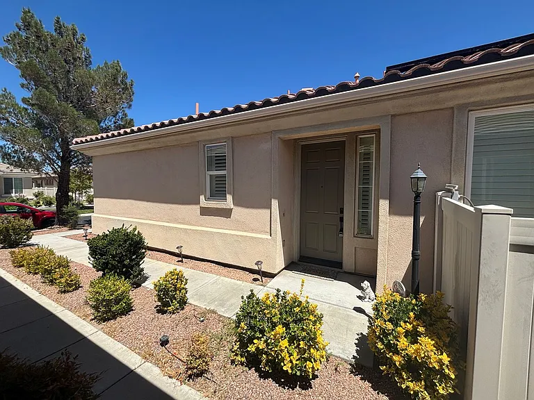11083 Port Royale Ct — Photo 16