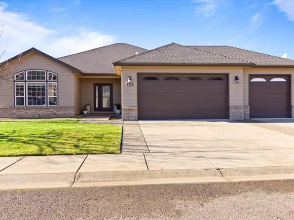 759 Meadowbrook Dr, Central Point, OR 97502