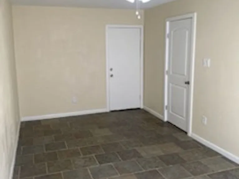 1108 Fort St — Photo 17