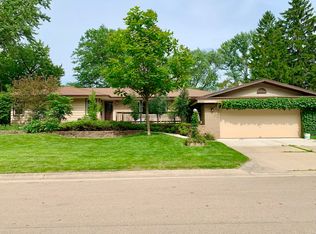 2510 Cedar Crest Dr, Ottawa, IL 61350