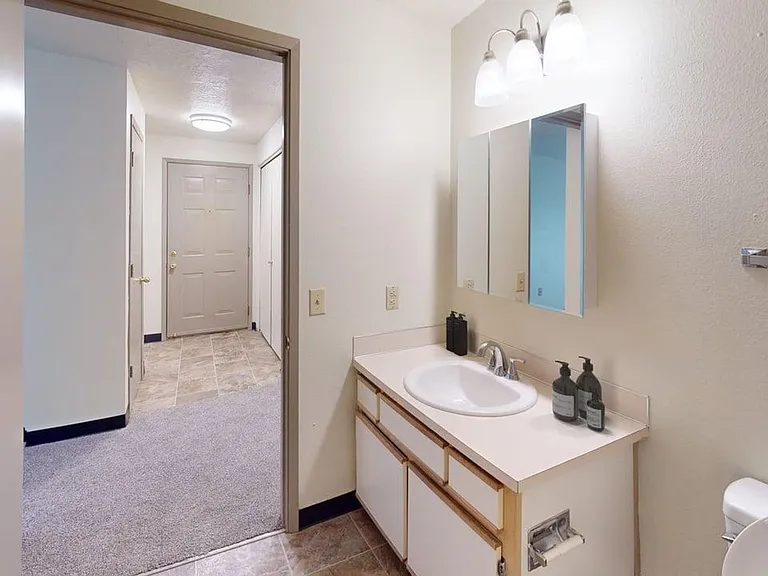 Tall Oaks Apartments — Photo 7
