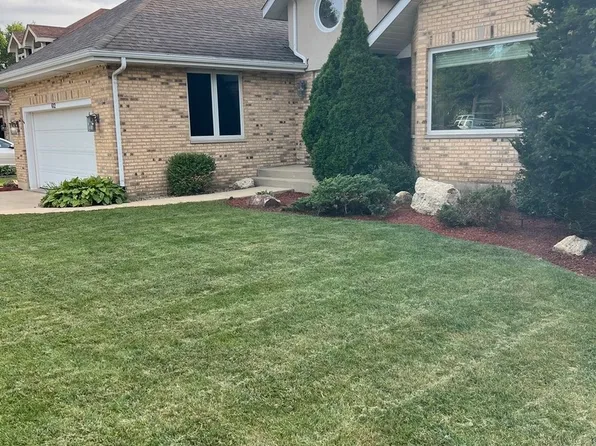 612 Edelweiss Dr, Antioch, IL 60002