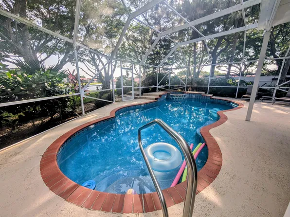 7628 Eagle Point Dr, Delray Beach, FL 33446