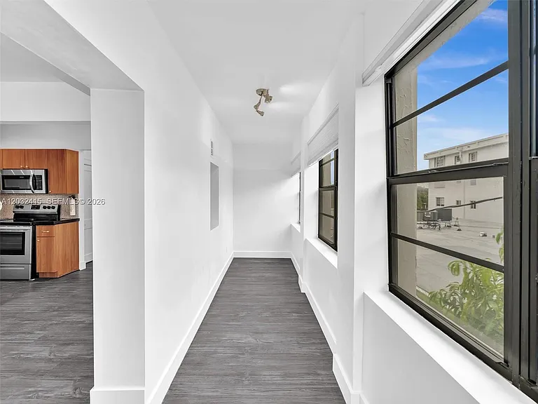 934 Michigan Ave #305 — Photo 12