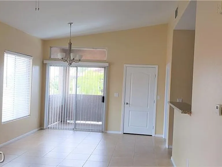 2305 W Horizon Ridge Pkwy #3923 — Photo 14