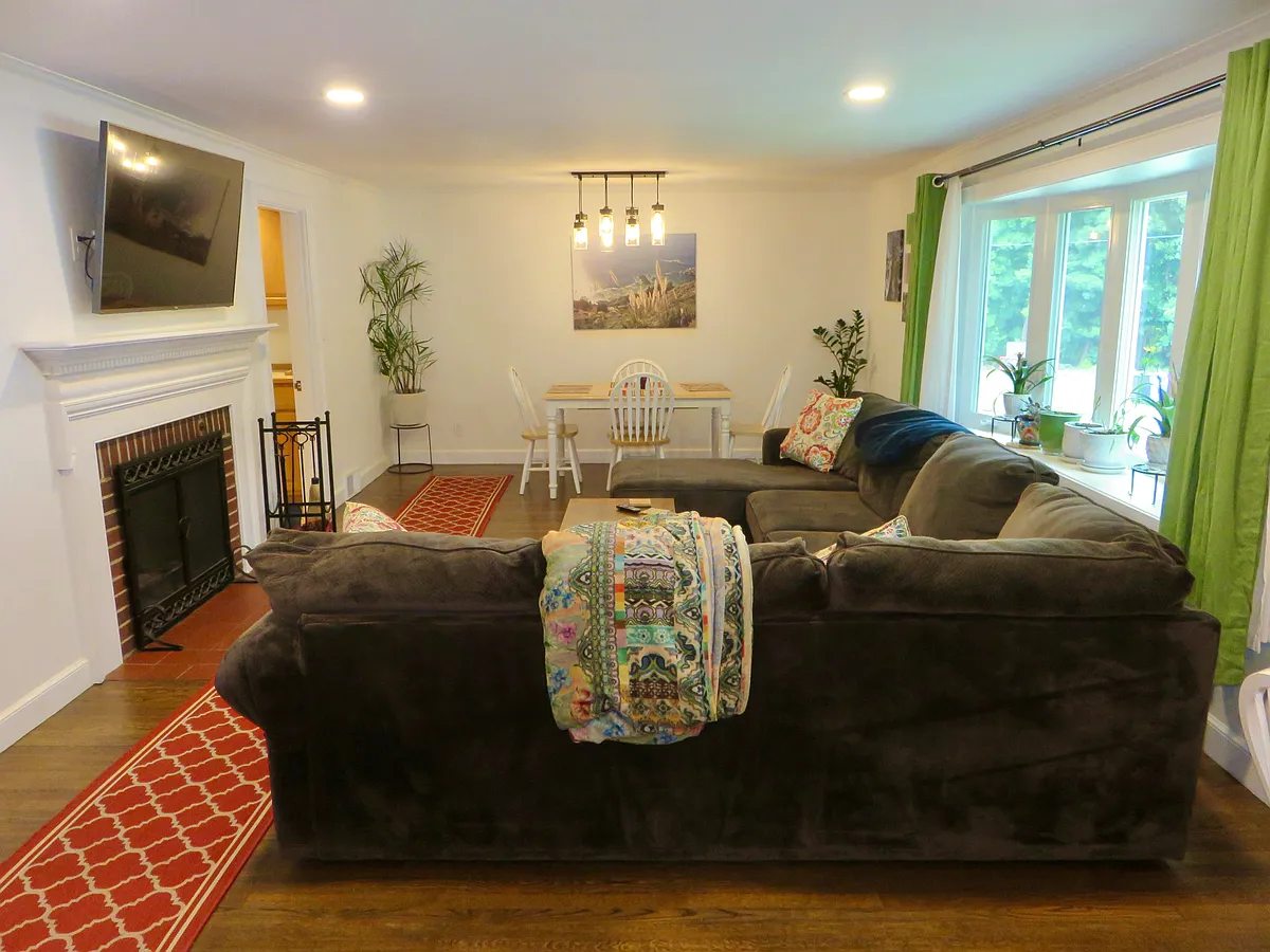 Building Photo - 10 Samoset Ln