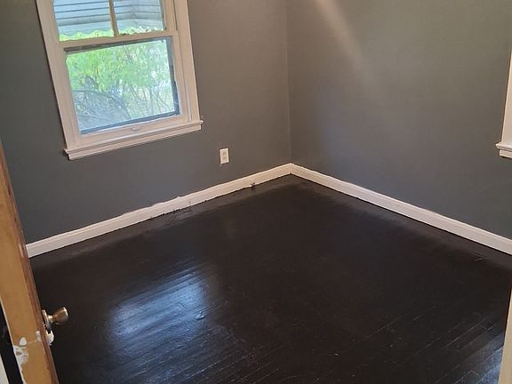 3rd image of 5534 South Blvd