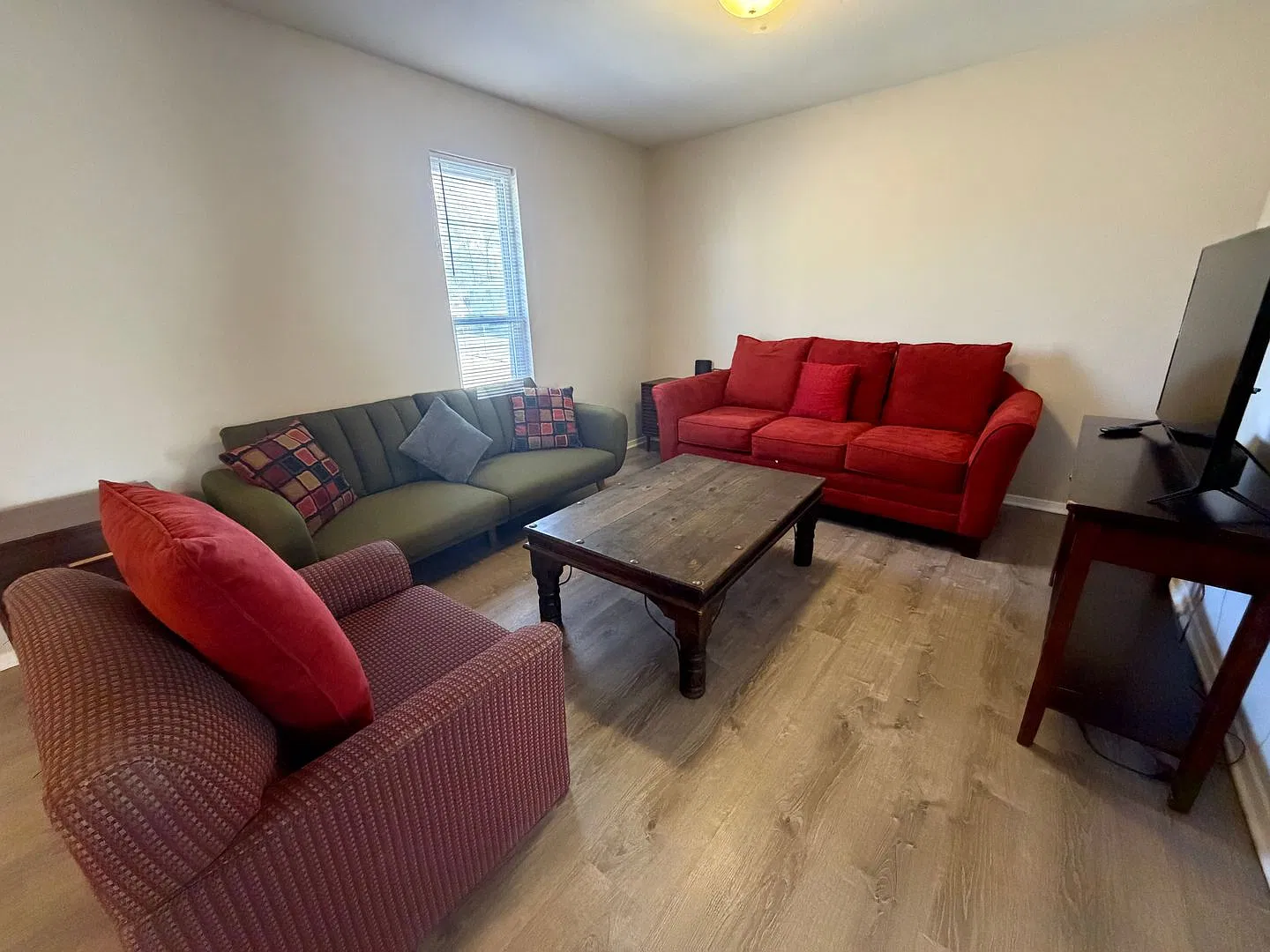 Large 3 bedroom Duplex — Photo 3