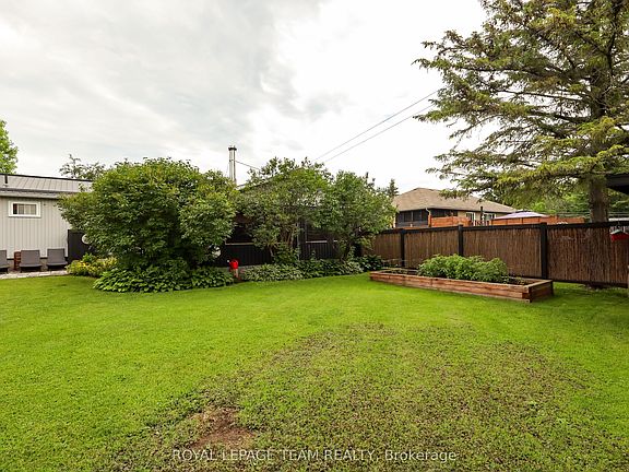 4th image of 3041 Bridge St