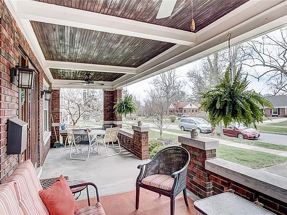 3rd image of 301 Greenmount Blvd