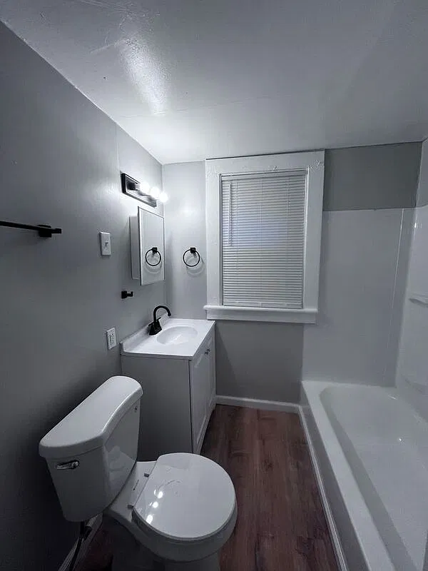 2 bed, 1.0 bath, 1044 sqft, $1,200 — Photo 4