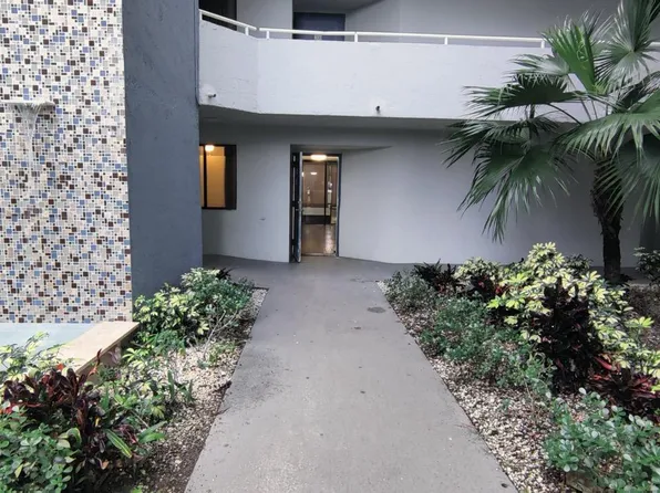 8205 SW 152nd Ave, Miami, FL 33193