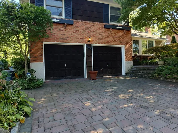 (undisclosed Address), Oyster Bay, NY 11771