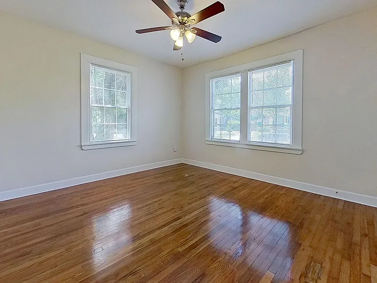 2752 Herschel St Quad — Photo 12