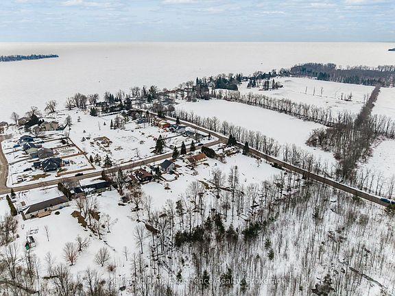 4th image of 3928 Edgehill Rd