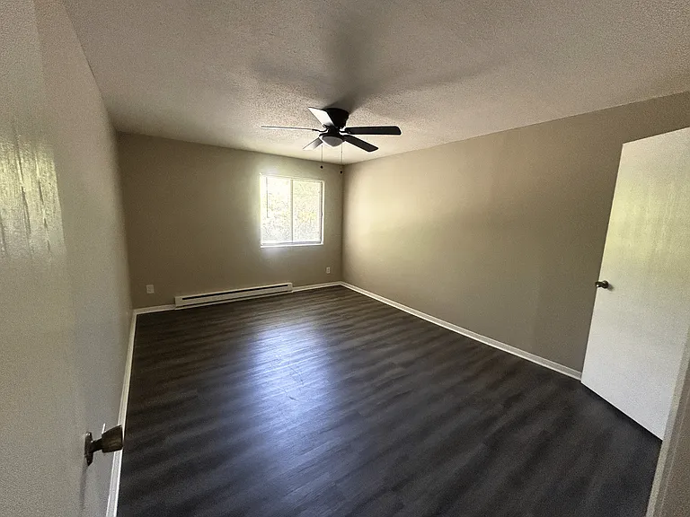 Willow Knolls Apartments — Photo 8