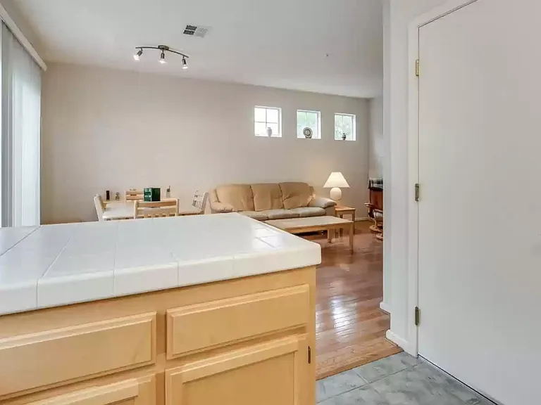 2045 Chetwood Dr — Photo 8