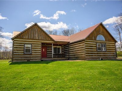 3243 Green Valley Rd, Nashville, IN, 47448
