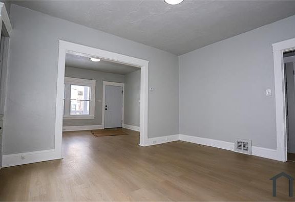 3rd image of 1377 E 139th St
