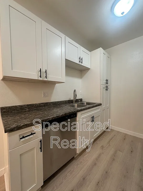 1 bed, 1.0 bath, $2,350 — Photo 2