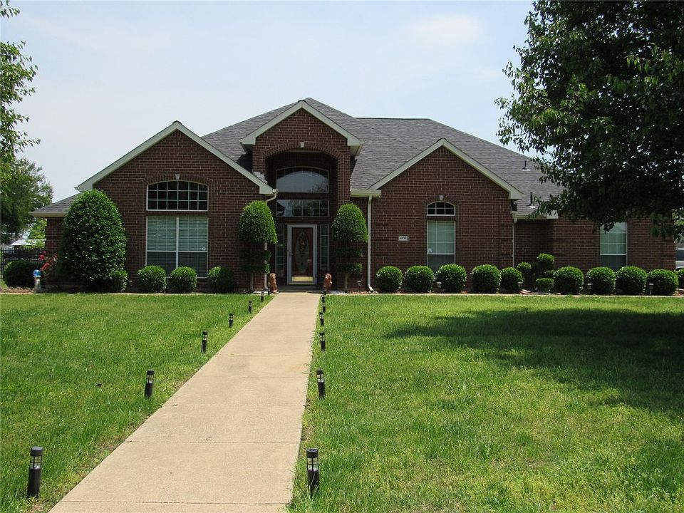 1st image of 400 Kings Creek Dr