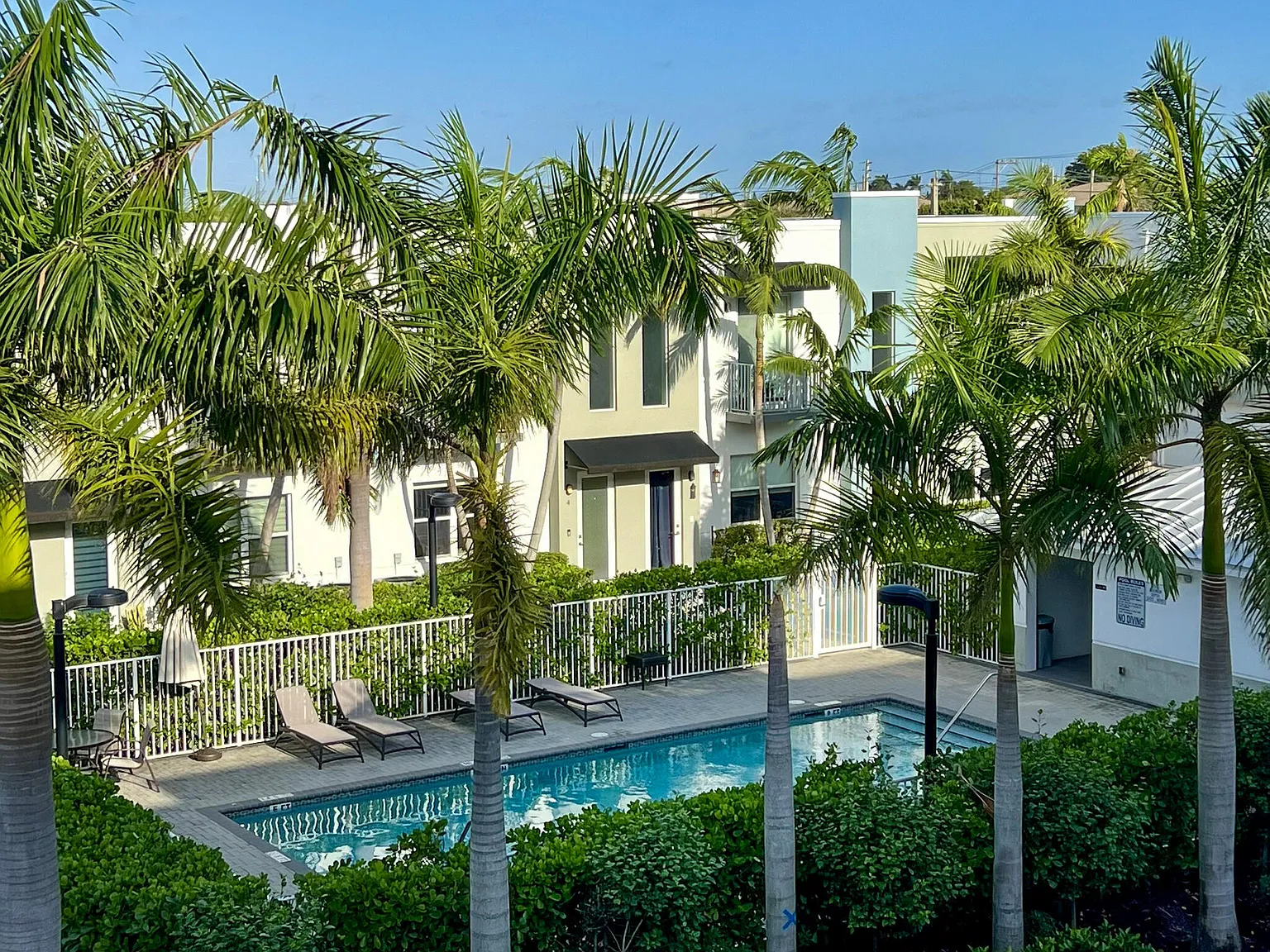 2 bed, 2.5 bath, 1225 sqft, $2,700 — Photo 2