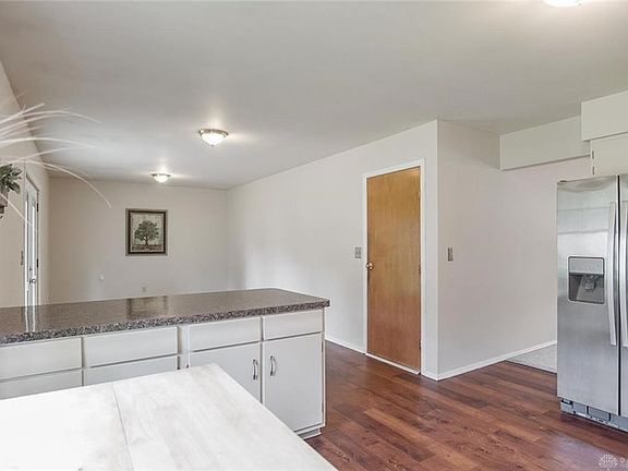 4th image of 5932 Verdi Dr