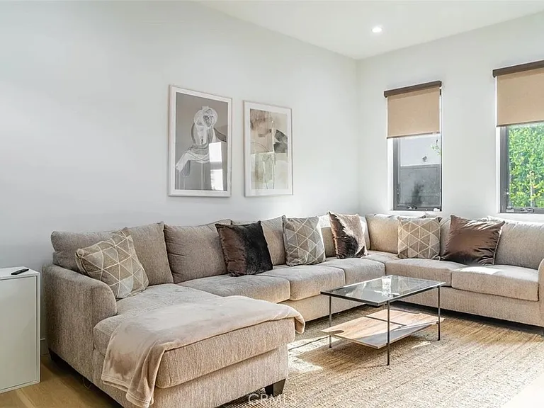12134 Clarkson Rd — Photo 4