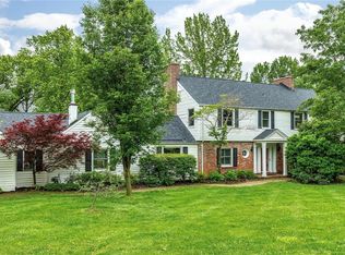16 Colonial Hills Pkwy, Saint Louis, MO