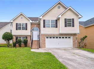 2323 Crimson Creek Ln, Snellville, GA 30078