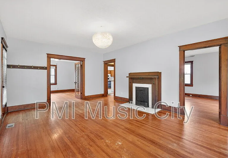 1609 Shelby Ave — Photo 15