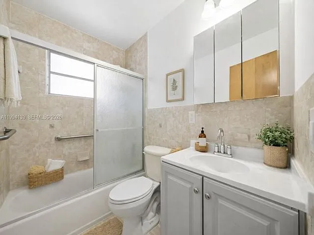 1781 SW 13th St — Photo 4