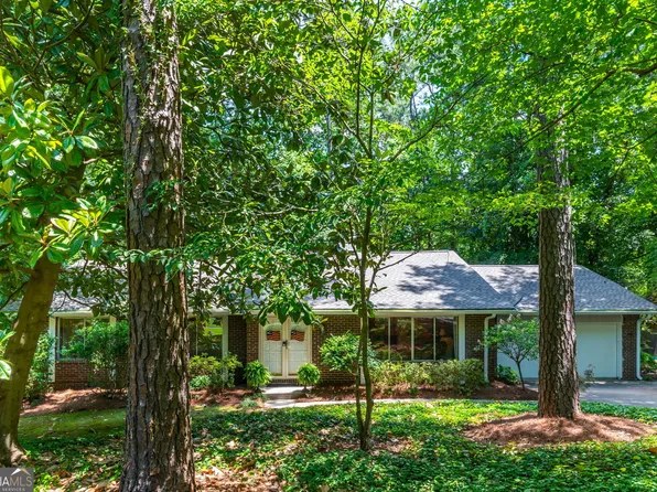 2805 Burtz Dr, Marietta, GA 30068