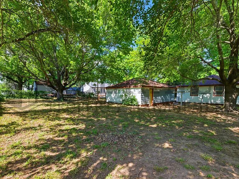 107 S Queen Ave — Photo 13