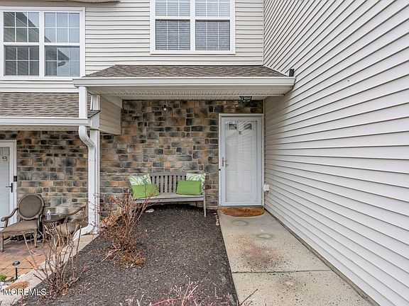 3rd image of 10 Buford Court