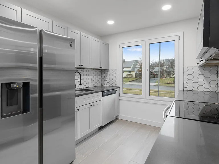 6 Roundwood Ln — Photo 7