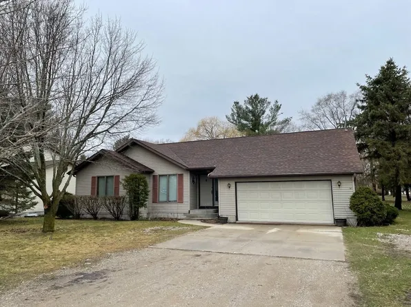 1022 S Lincoln Rd, Mount Pleasant, MI 48858