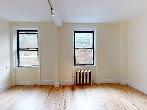 2nd image of 305 W 45th St APT 6A