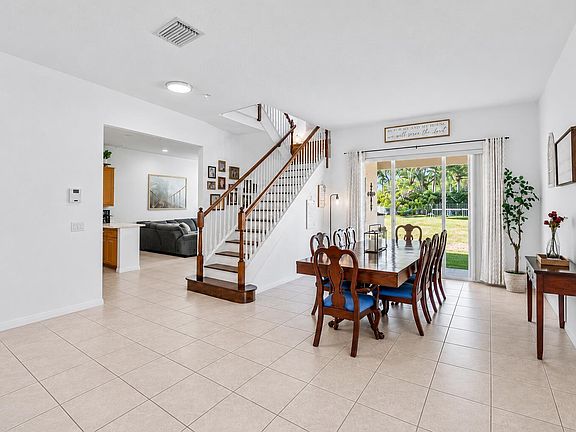 4th image of 140 Bellezza Terrace