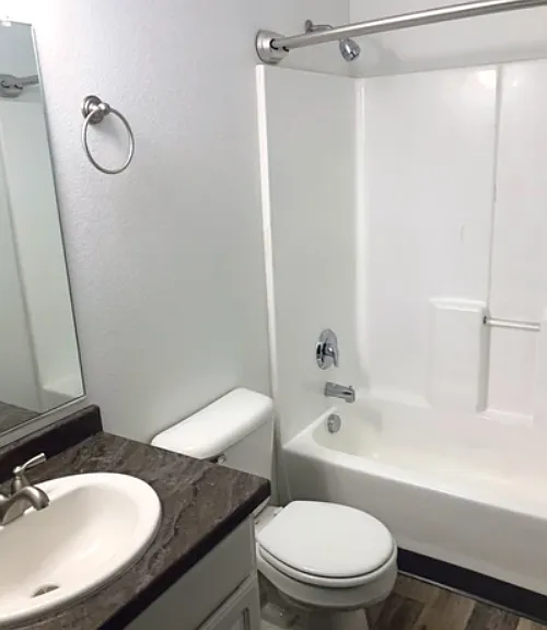Senate Place Apartments — Photo 23