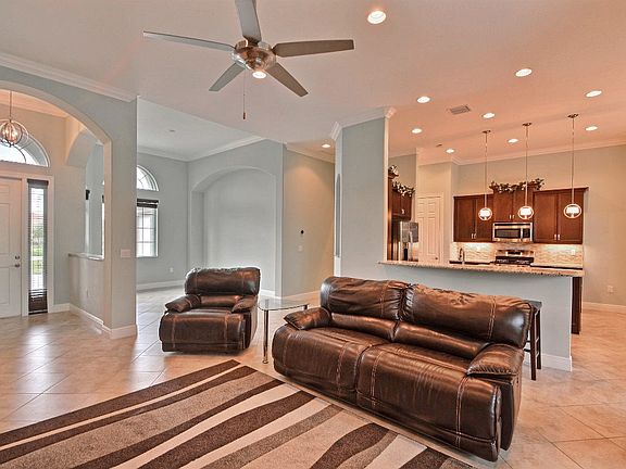 4th image of 755 Fortunella Cir SW